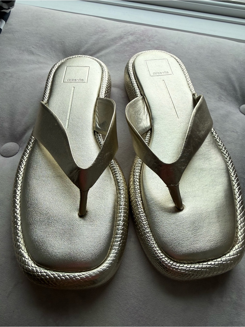 Dolce Vita Gold flip flops size 9